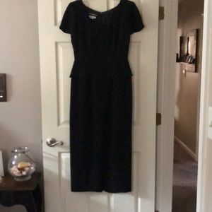 Jessica Howard black dress size 6.